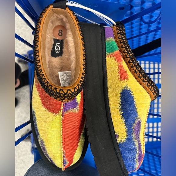 Tazz pridepop Uggs - Picture 4 of 4